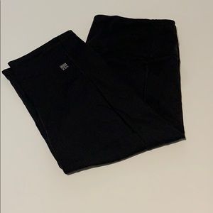Victoria’s Secret VSX Sport crop leggings